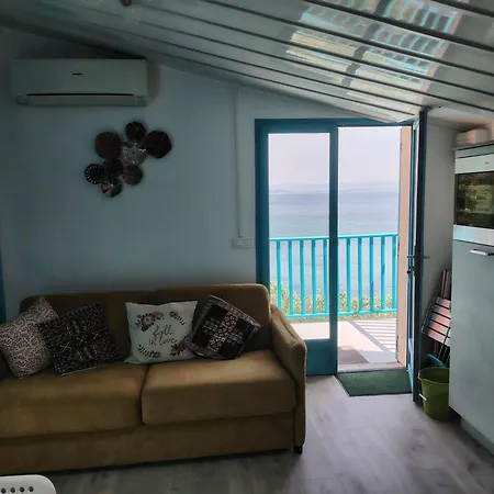 Appartement Front De - Vue Exceptionnelle, Les Pieds Dans L'eau A La Madrague, Presqu'ile De Giens Hyères