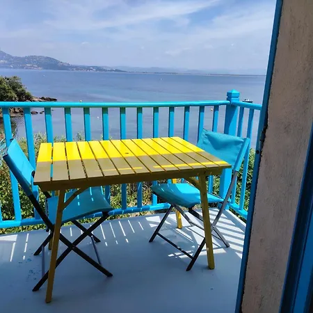 Front De - Vue Exceptionnelle, Les Pieds Dans L'eau A La Madrague, Presqu'ile De Giens Appartement